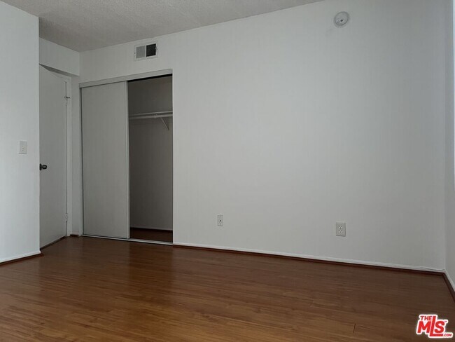 Building Photo - 710 Crenshaw Blvd