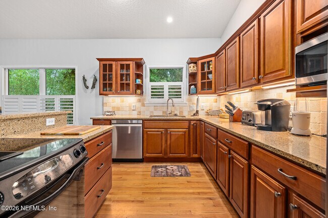 Building Photo - 1708 Castile St