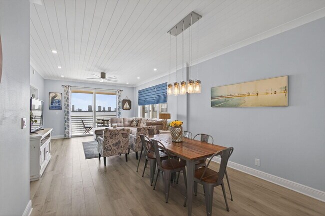 Building Photo - 105 Paradise Harbour Blvd