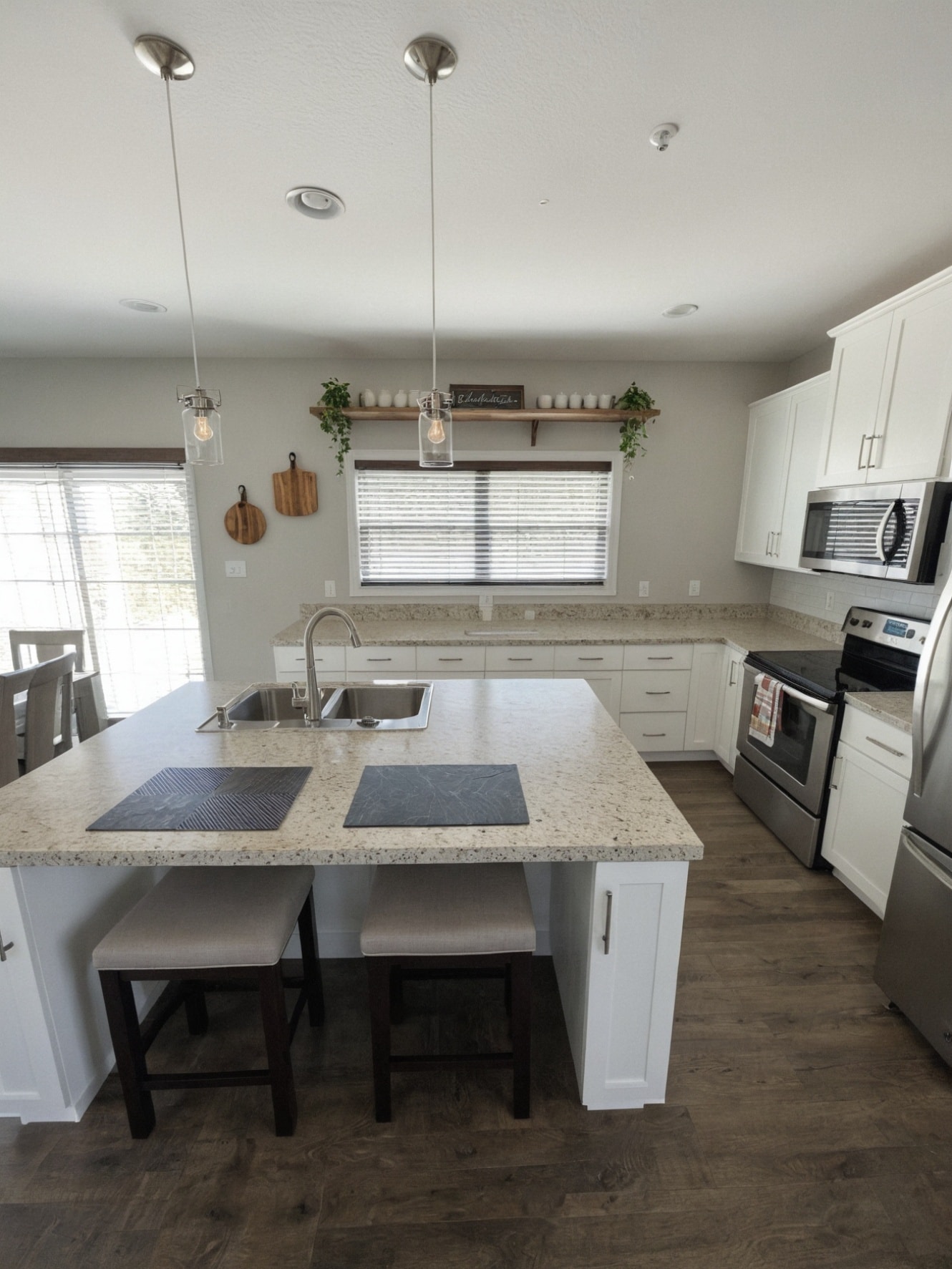 Building Photo - 680 Freedom Dr