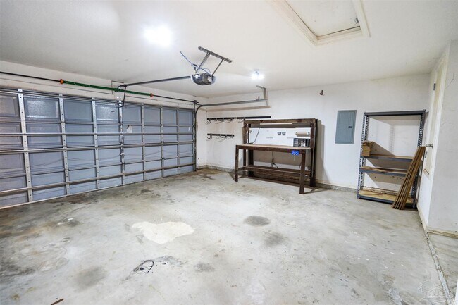 Building Photo - 8932 Abbington Dr