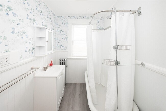 Building Photo - 15 Boxford St