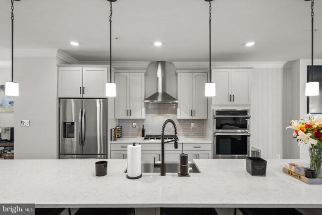 Building Photo - 619 Glenn Lk Dr