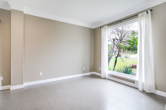 Building Photo - Remarkable in Round Rock!