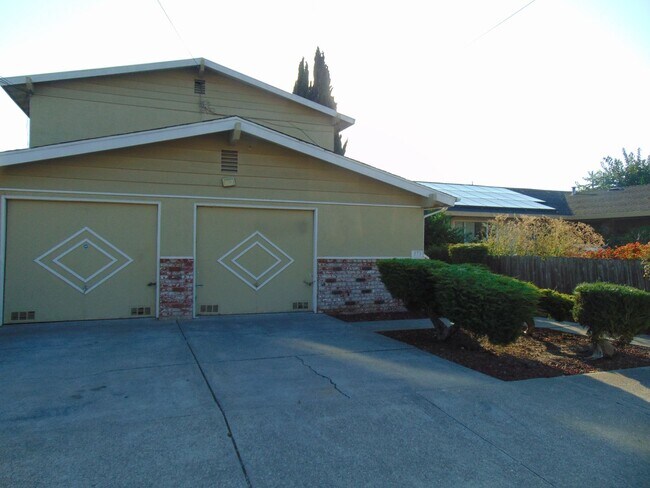 Primary Photo - 373 Rodeo Ave