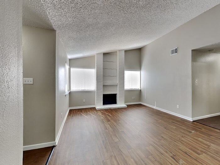 Building Photo - 17720 Northhagen Dr