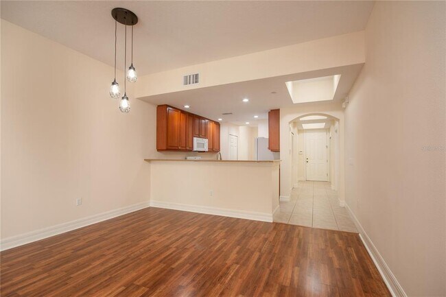 Building Photo - 5591 Cannes Cir