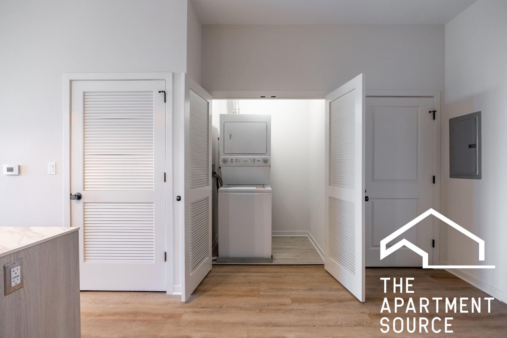 Building Photo - 6340 W Belmont Ave