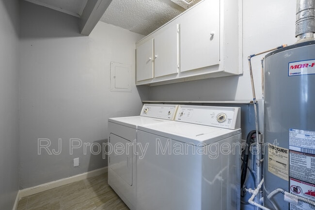 Building Photo - 5998 Polk St