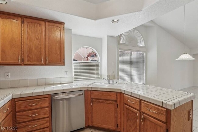 Building Photo - 7501 Bush Garden Ave