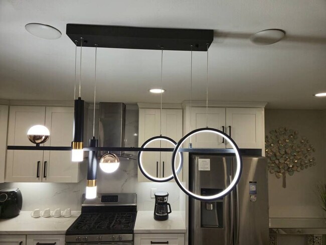 Building Photo - 1063-67 Gillespie Dr