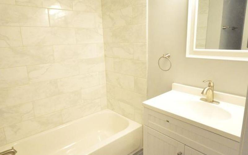 Building Photo - 71 E Gates St