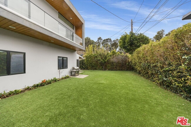 Building Photo - 11367 Elderwood St