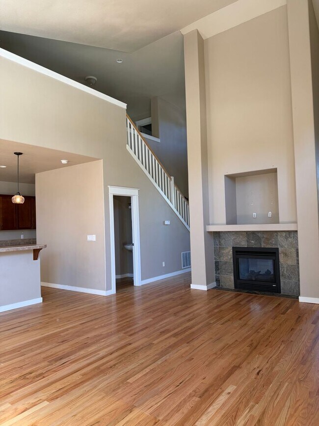 Building Photo - 61112 Snowbrush Dr