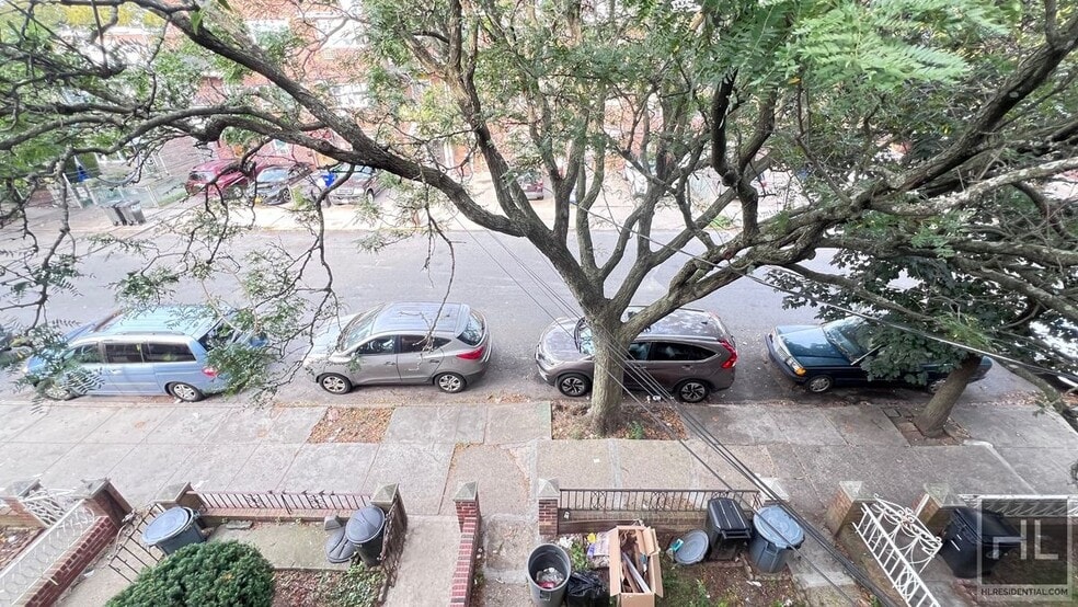 Building Photo - 2070 E 55th St