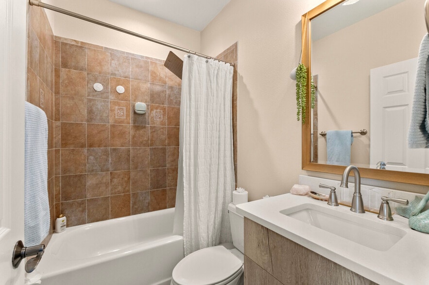 Building Photo - 11780 Anglers Club Dr