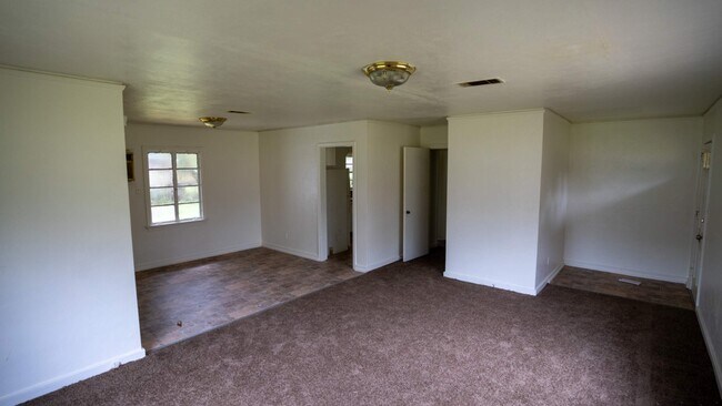 Building Photo - 3964 Del Rosa Dr