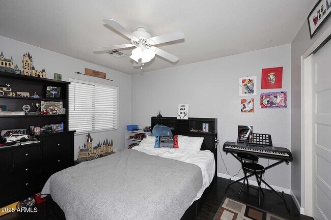 Building Photo - 25829 N 41st Dr