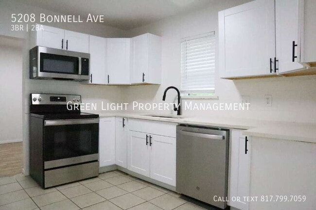 Building Photo - 5208 Bonnell Ave