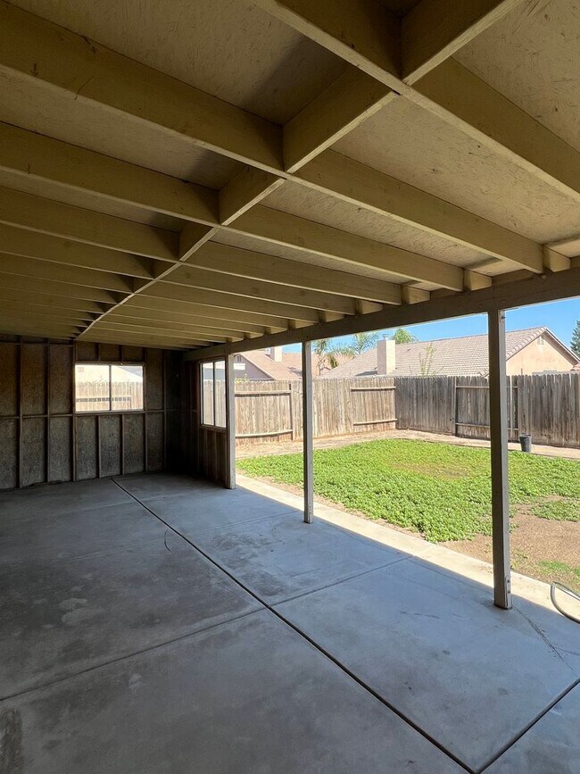 Building Photo - 4205 Serene Oak Dr