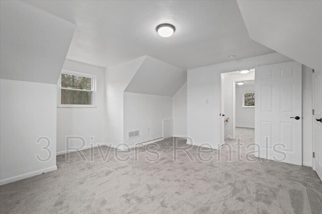 Building Photo - 1303 Cloverdale St