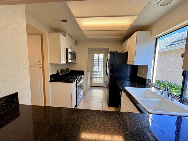 Building Photo - Beautiful Home in Gated Community - Near Beach  - Off Poinsettia Carlsbad