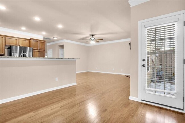 Building Photo - 5015 Hastings Terrace