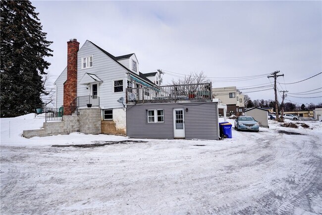 Building Photo - 1070 Gravel Rd