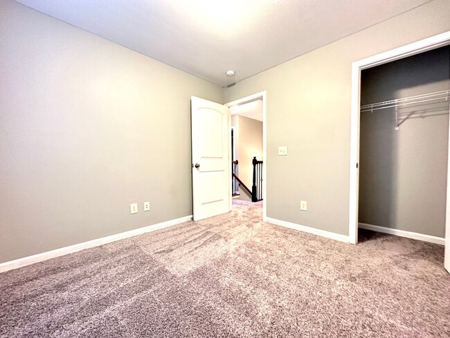 Building Photo - 1192 Meachem Dr