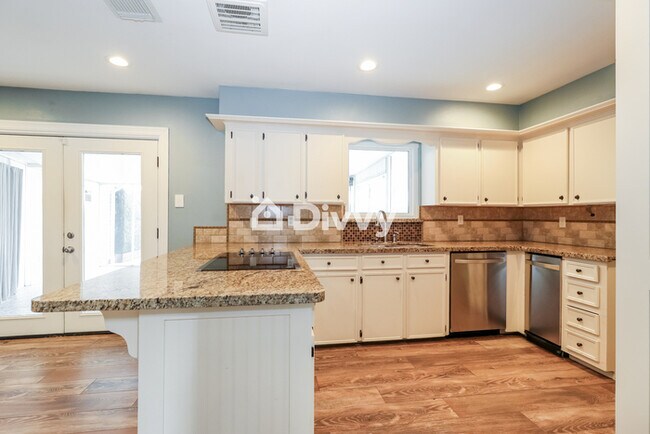 Building Photo - 8927 Pine Shores Dr, Humble, TX 77346