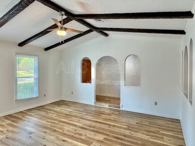 Building Photo - 2311 Cottingham Dr