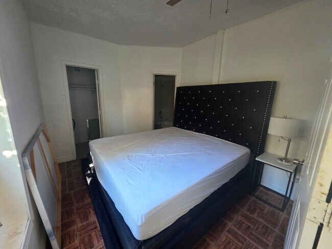 Building Photo - 13433 Topeka St