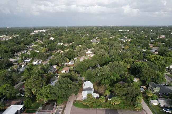 Building Photo - 1 Bed - 1 Bath - Great Location