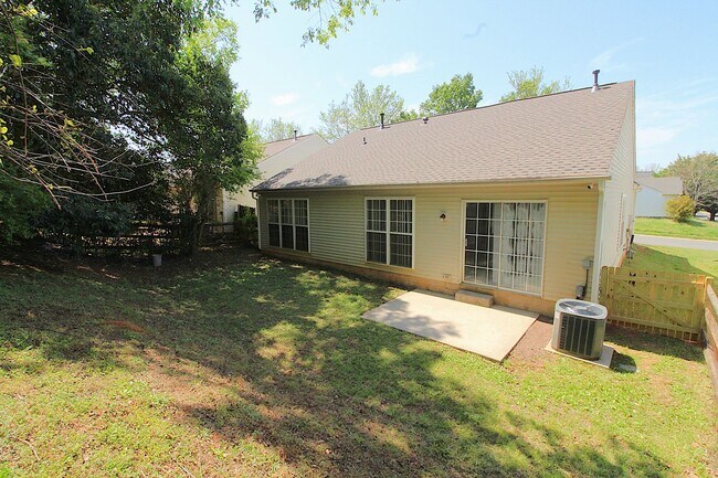 Building Photo - Updated 3-Bedroom Home in Silverstone Neighborhood – Move-In Ready!