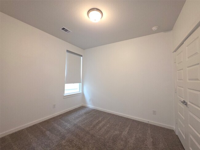 Building Photo - 40732 Guillemont Ln