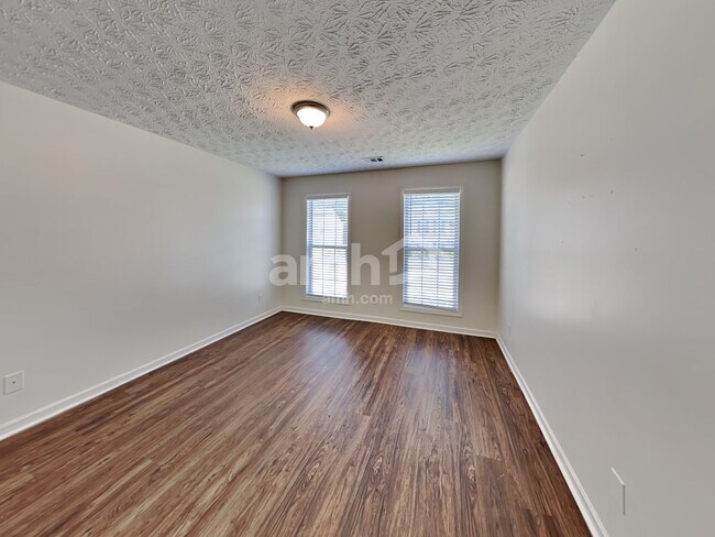 Building Photo - 169 Maxton Ave