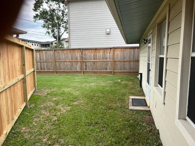 Building Photo - 1005 Rosepoint Dr