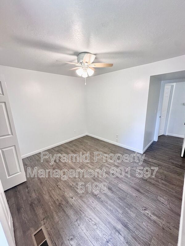 Building Photo - 1099 Shepard Ln