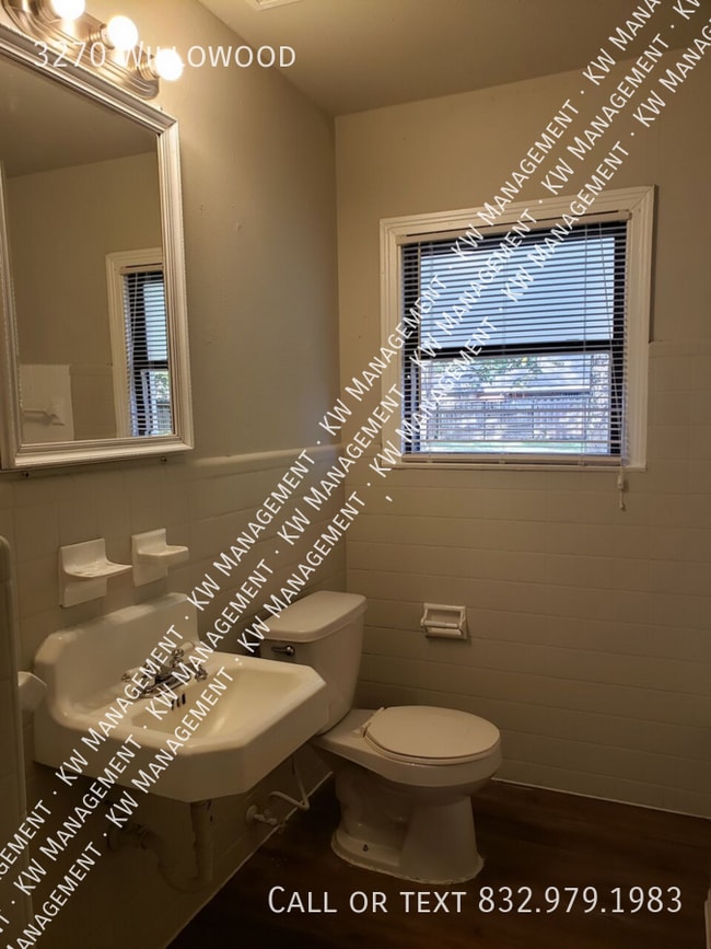 Building Photo - 3270 Willowood-