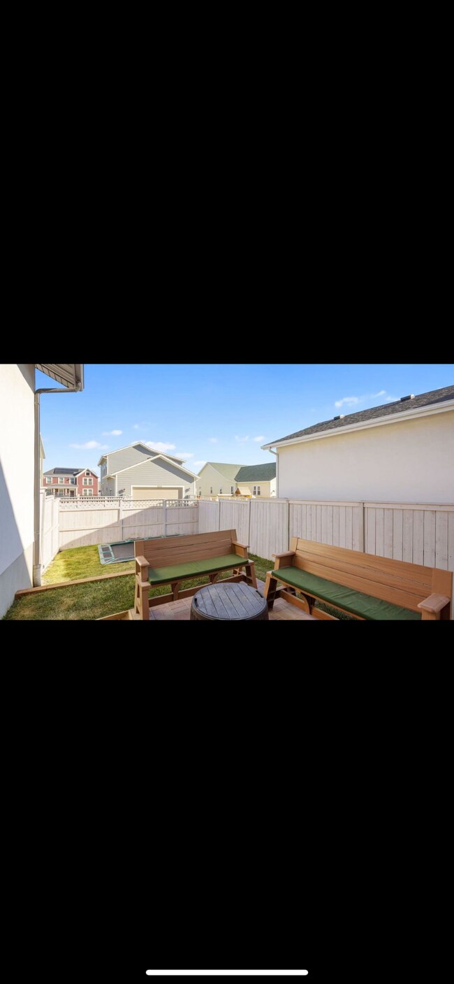 Building Photo - 11449 S Abbey Mill Dr