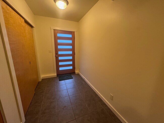 Building Photo - 11022 Palisades Ave SW