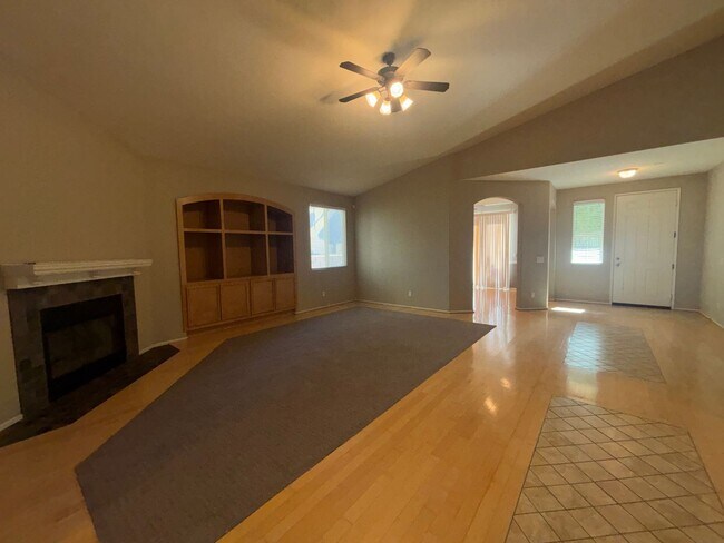 Building Photo - (APPLICATION PENDING) Upgraded West Lancaster Home