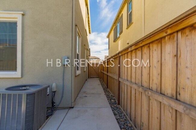 Building Photo - 2861 Reyva Dhillon Ln