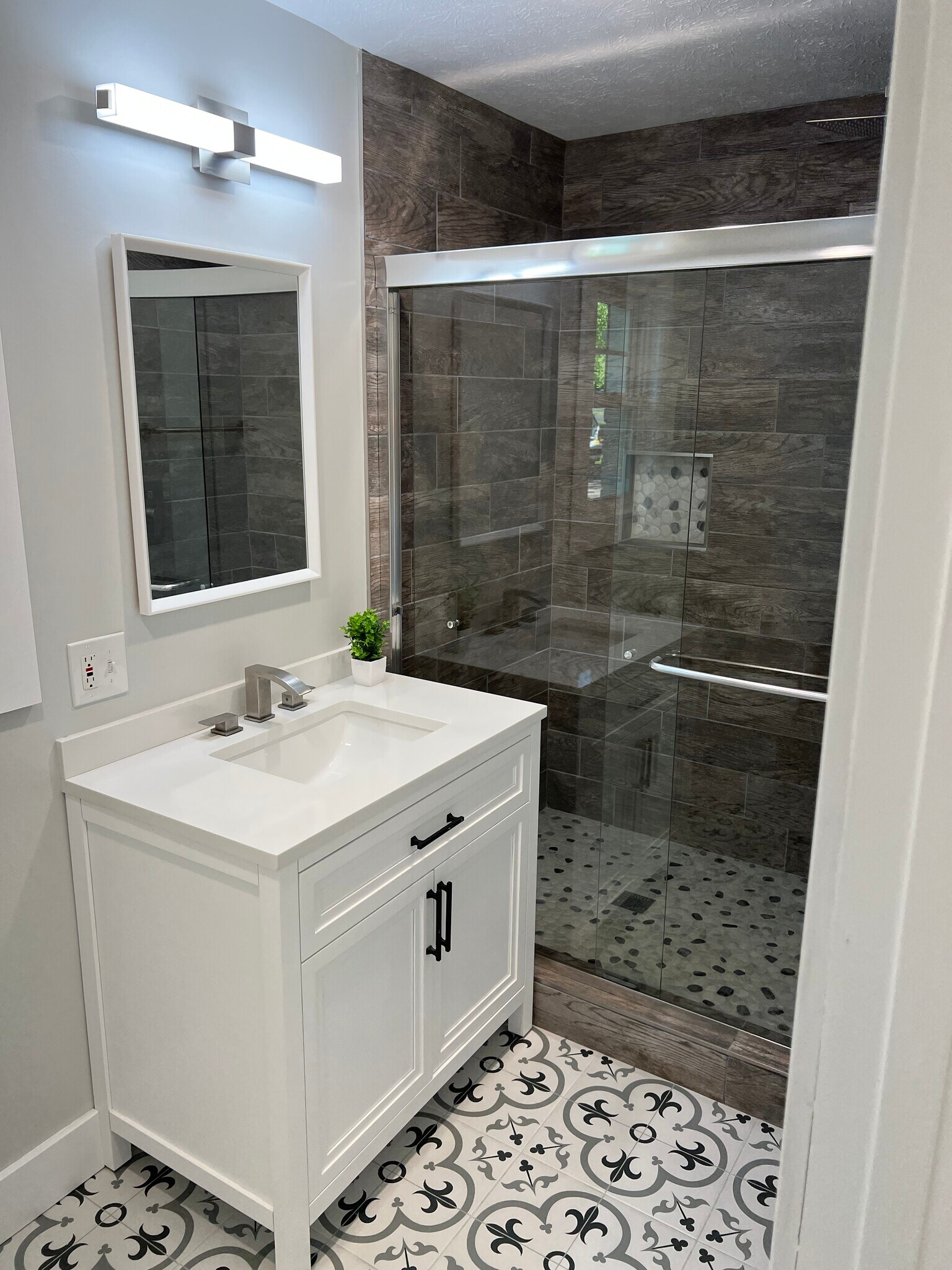 Bathroom - 3295 Trumbull Ave