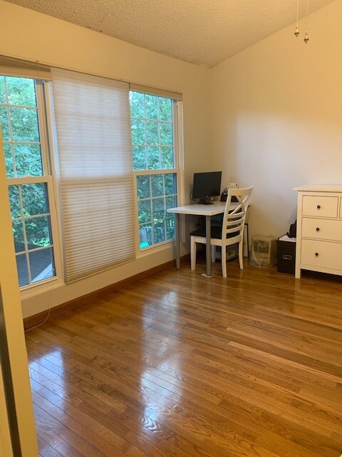 Building Photo - 3715 Hampton Ct