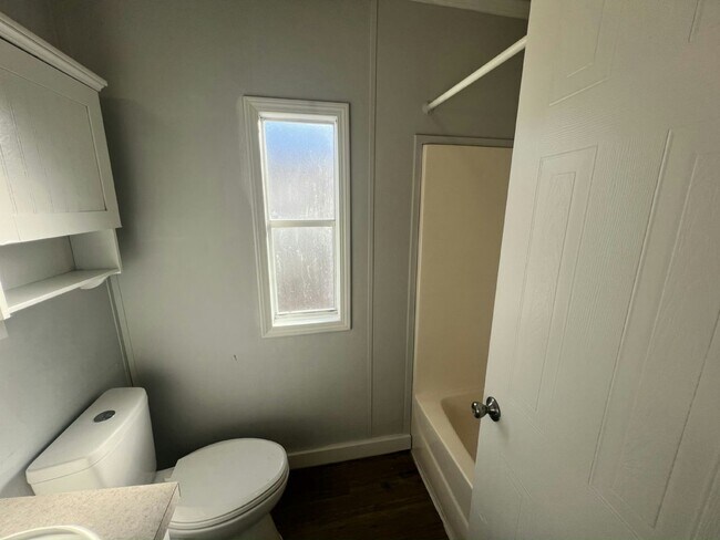 Building Photo - 2224 Chicago Cubs St