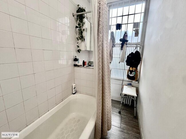 Building Photo - 1 bedroom in BROOKLYN NY 11222