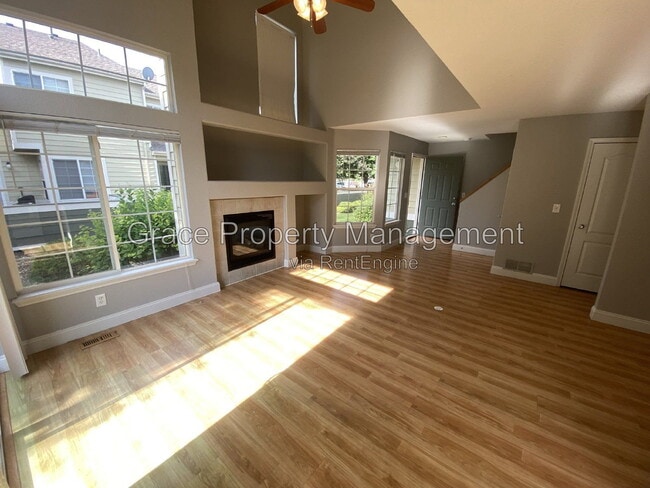 Building Photo - 930 Button Rock Dr