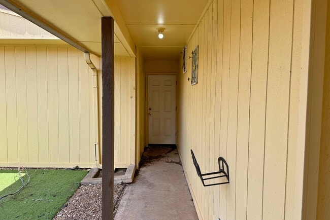 Building Photo - 1901 W Wenonah Blvd