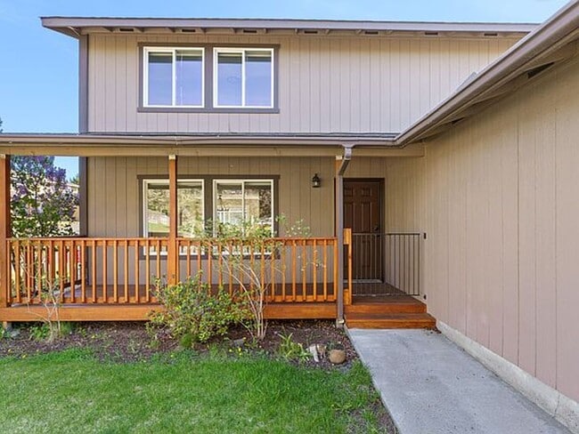 Primary Photo - 4 bed 3 bath, Bonus room, Rv parking, Fenc...